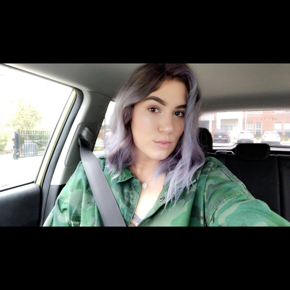 Meet your Posher, Katelyn - Picture 1 of 1